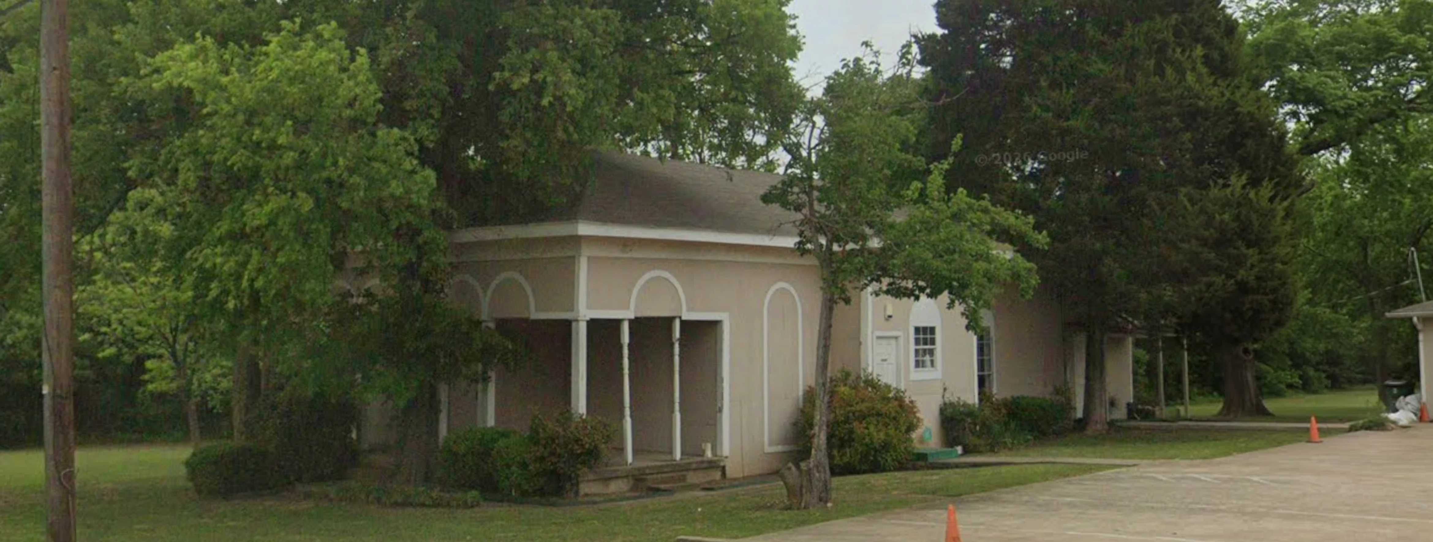 Exterior view of Islamic Association Of Desoto Texas DeSoto building